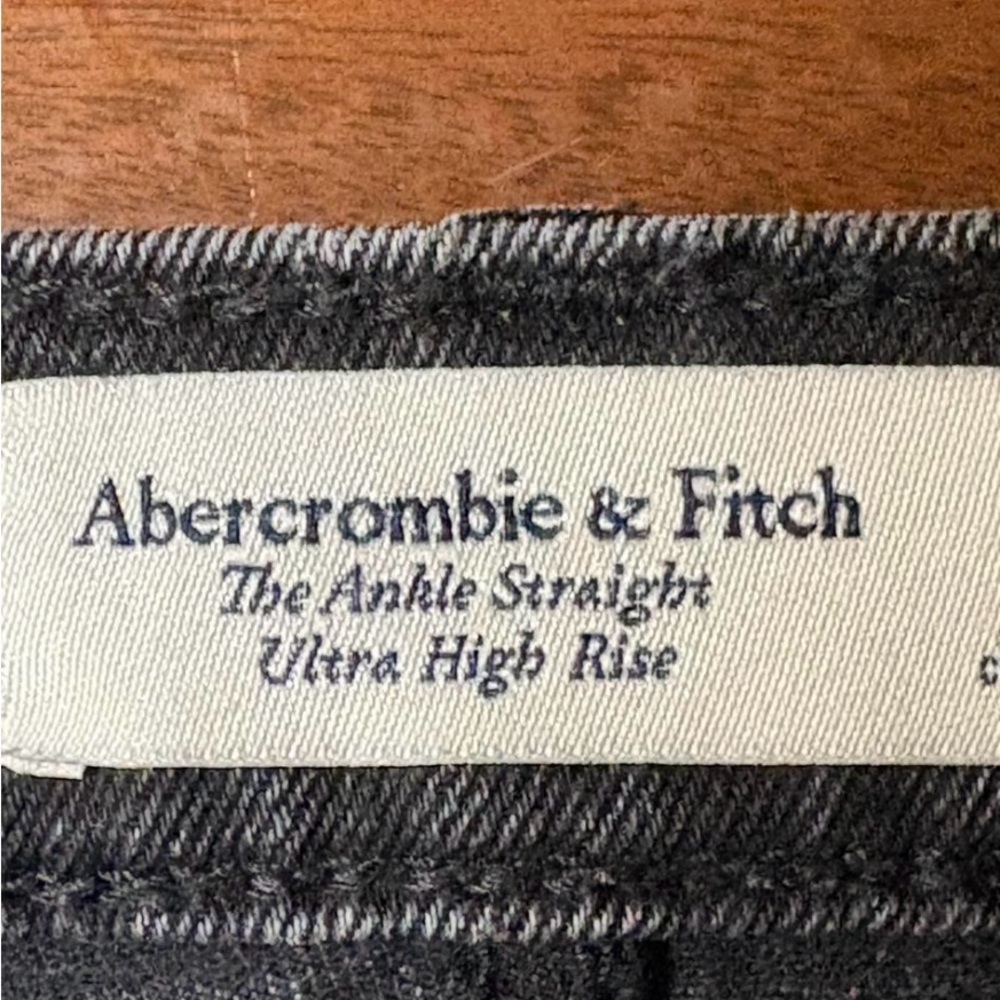 Abercrombie & Fitch Black Distressed Skinny Jeans - Picture 3 of 3